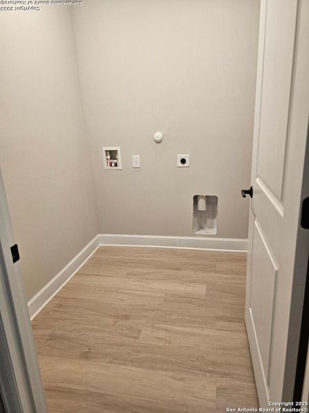 Spacious, unfurnished interior of a new home in , Spring Branch (Image 11).