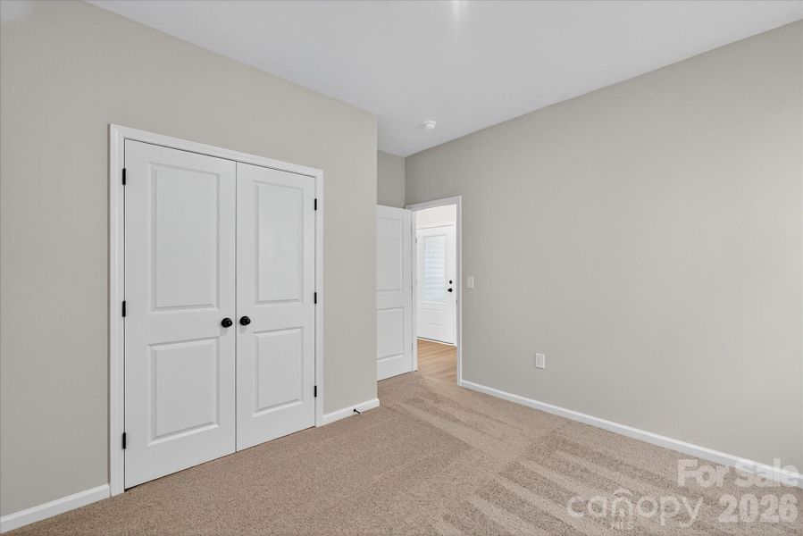 Spacious, unfurnished interior of a new home in Stagecoach Station, Gastonia (Image 21).