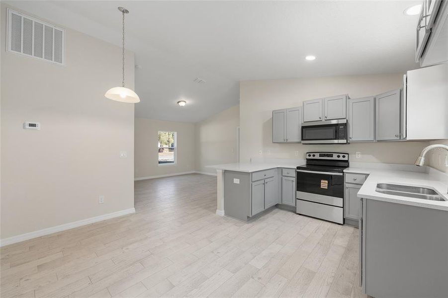 Furnished interior view inside a new home in , Ocala (Image 10).