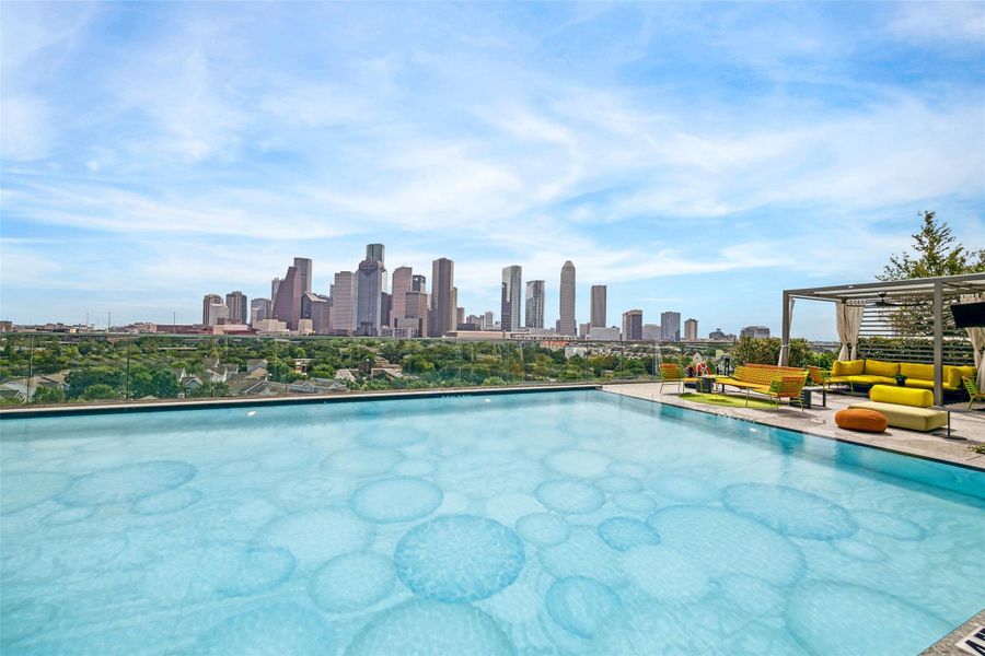 The pool offers breathtaking views of the downtown Houston skyline. The pool offers breathtaking views of the downtown Houston skyline.