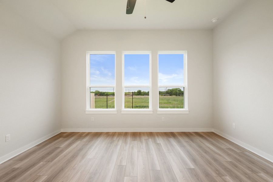 Spacious, unfurnished interior of a new home in Lagos Reserve, Manor (Image 36).