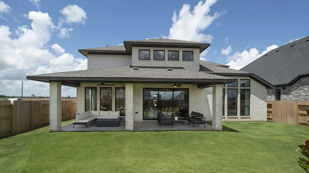 Representative exterior details of a home built from the 3399W by Perry Homes in Briarley, Montgomery (Image 34).