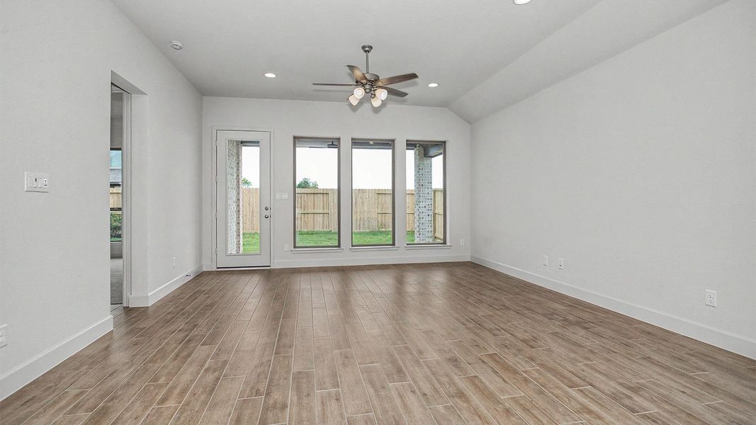 Spacious, unfurnished interior of a new home in Valencia, Manvel (Image 11). Spacious, unfurnished interior of a new home in Valencia, Manvel (Image 11).
