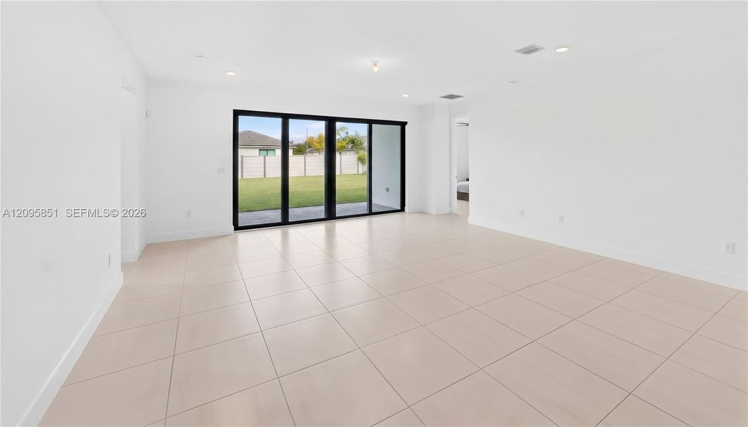 Spacious, unfurnished interior of a new home in , Homestead (Image 32).