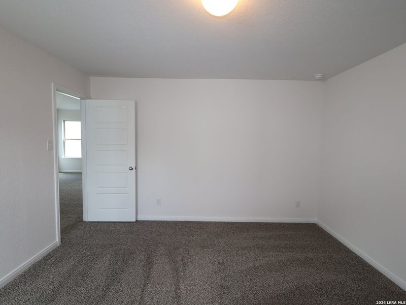 Spacious, unfurnished interior of a new home in Park Place, New Braunfels (Image 19).