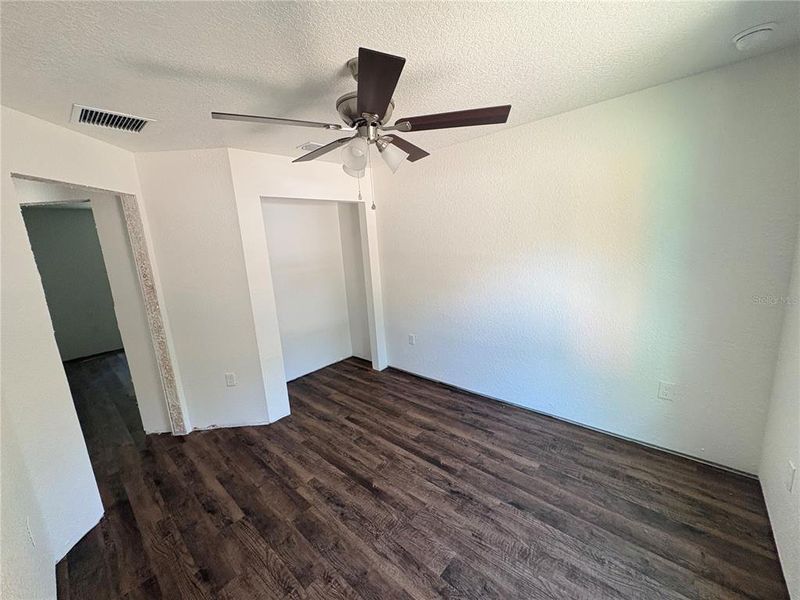 Spacious, unfurnished interior of a new home in , Ocala (Image 14).