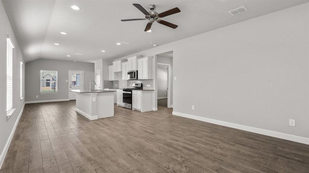 Spacious, unfurnished interior of a new home in Monarch at the Meadows, Denton (Image 25).
