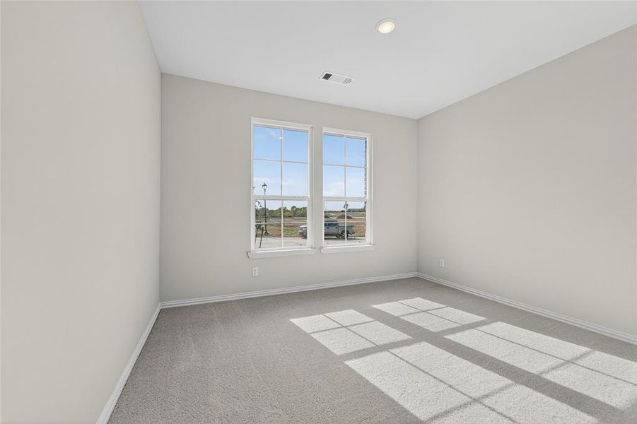 Spacious, unfurnished interior of a new home in Liberty Pointe, Gainesville (Image 16).