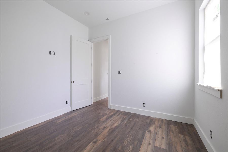 Spacious, unfurnished interior of a new home in , Huntsville (Image 12).