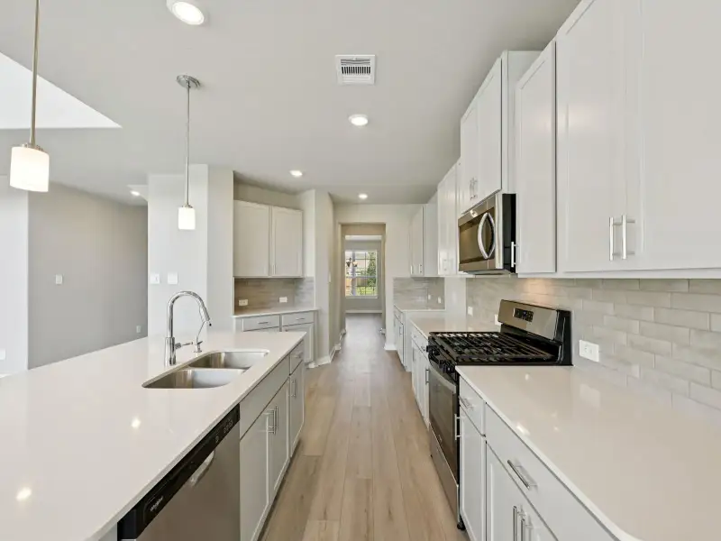 Furnished interior view inside a new home in Stewart's Ranch, Conroe (Image 5).