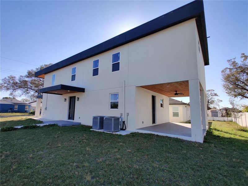 Exterior details and patio area of a home in , Tampa (Image 23).