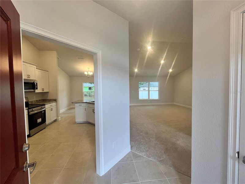 Spacious, unfurnished interior of a new home in , Ocala (Image 12).