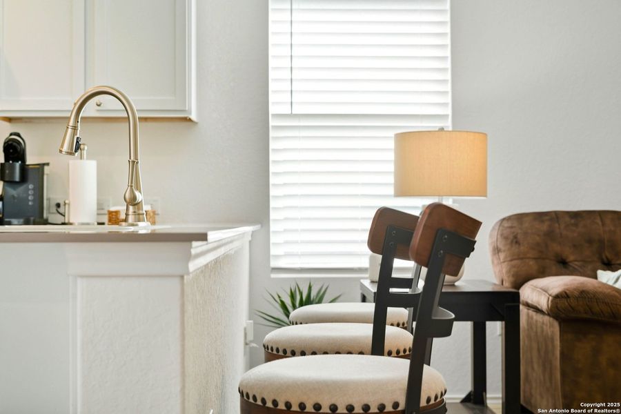 Close-up of interior finishes inside a home in Lodi Grove, Floresville (Image 21).