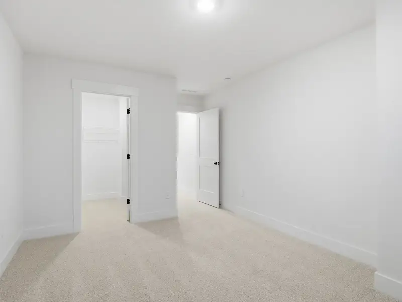 Spacious, unfurnished interior of a new home in Watkins Glen, Raleigh (Image 14).
