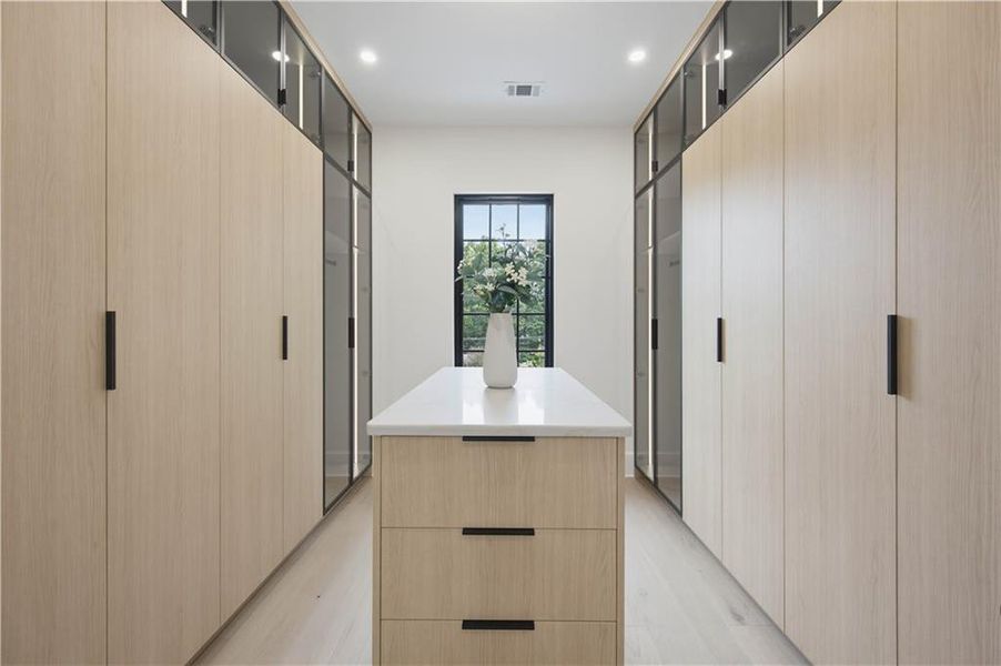 Furnished interior view inside a new home in , Atlanta (Image 86).