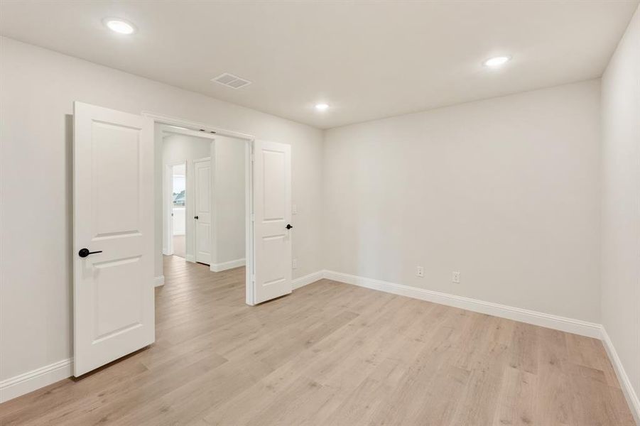 Spacious, unfurnished interior of a new home in Sunset Ridge, Alvarado (Image 36). Spacious, unfurnished interior of a new home in Sunset Ridge, Alvarado (Image 36).