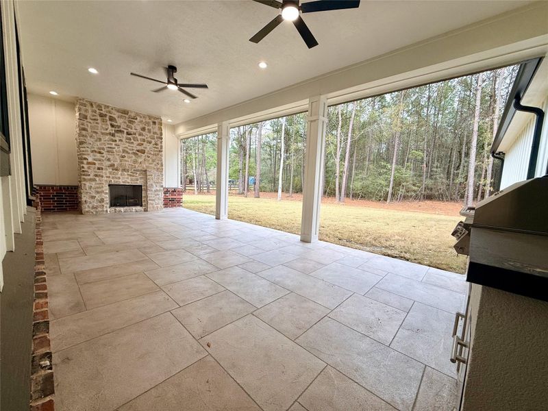 Spacious, unfurnished interior of a new home in , Waller (Image 23).