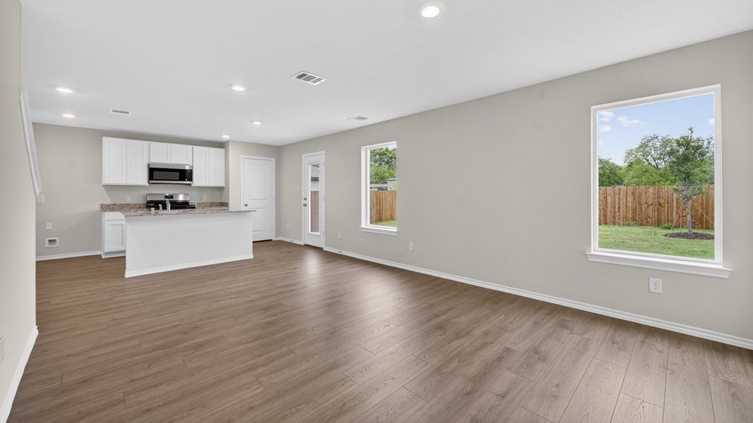 Spacious, unfurnished interior of a new home in Riverfield, Josephine (Image 20).