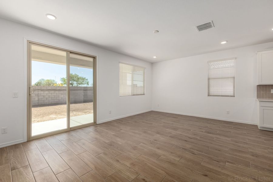 Spacious, unfurnished interior of a new home in Empire Pointe, Queen Creek (Image 8).
