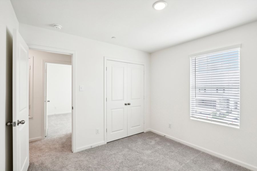 Representative unfurnished interior of a home built from the Glory by Starlight Homes in Broadmoor Village, Cedar Hill (Image 21).