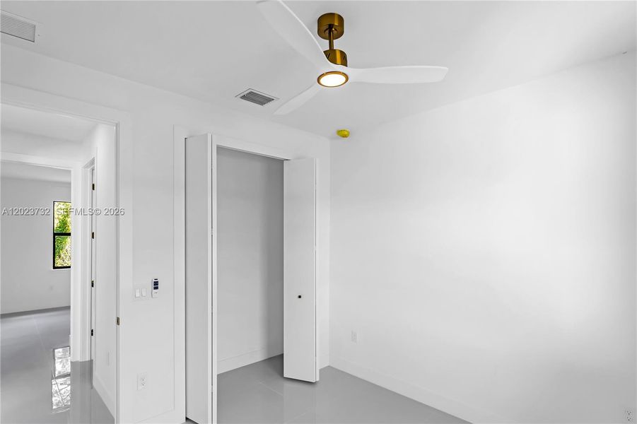 Spacious, unfurnished interior of a new home in , Lehigh Acres (Image 37).