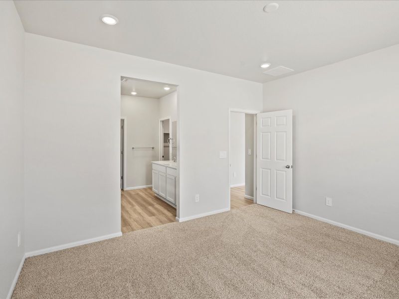 Spacious, unfurnished interior of a new home in Poudre Heights: The Lakes Collection, Windsor (Image 7).