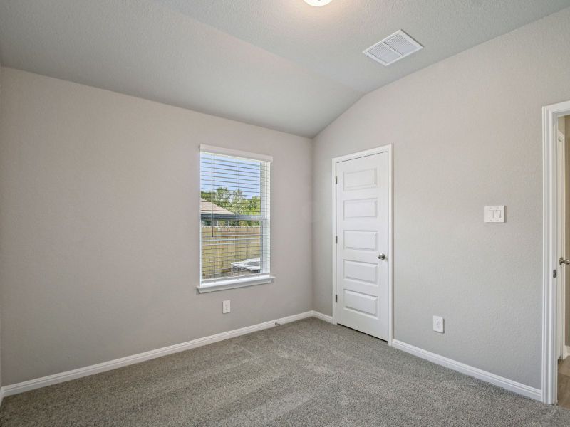 Spacious, unfurnished interior of a new home in Riverbend at Double Eagle - Boulevard Collection, Cedar Creek (Image 10).