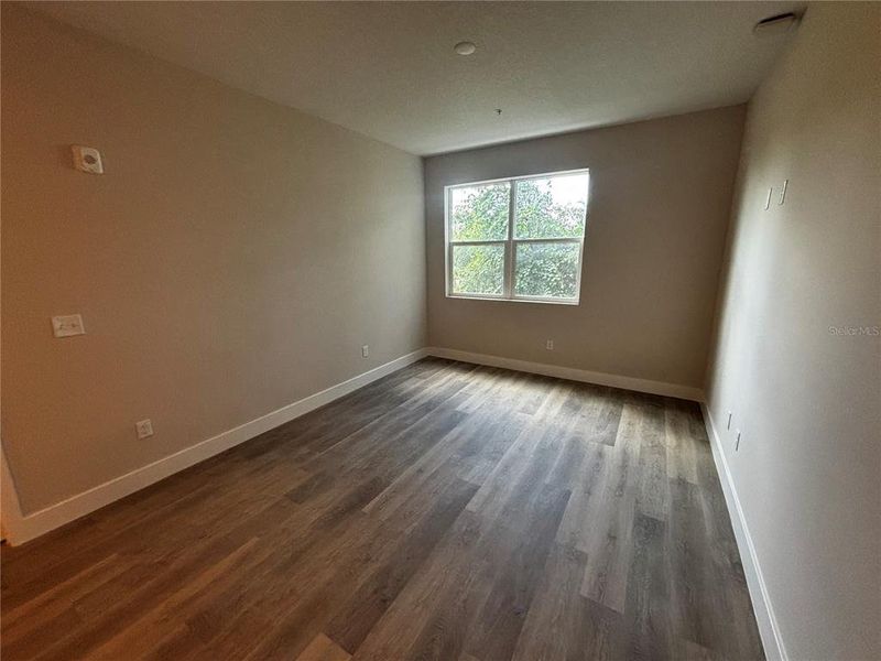 Spacious, unfurnished interior of a new home in , Orlando (Image 11).