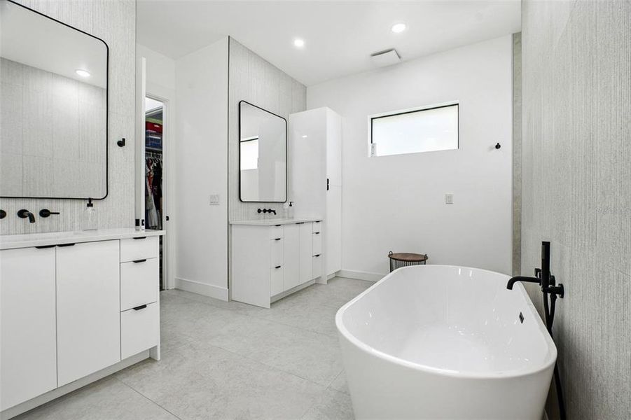 Furnished interior view inside a new home in , Port Charlotte (Image 44).