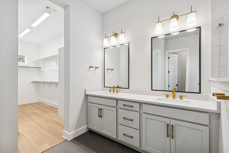 Owner's Bathroom Owner's Bathroom