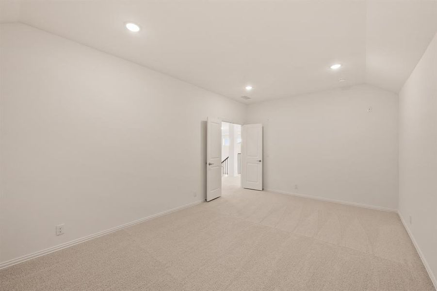 Spacious, unfurnished interior of a new home in Wildflower Ranch 60-65, Fort Worth (Image 14). Spacious, unfurnished interior of a new home in Wildflower Ranch 60-65, Fort Worth (Image 14).
