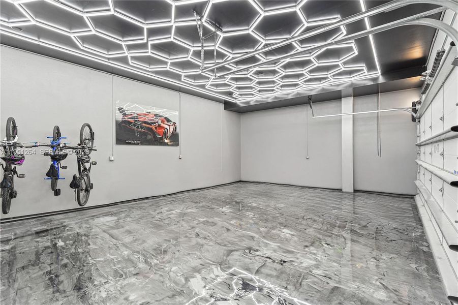 Spacious, unfurnished interior of a new home in , Weston (Image 21).