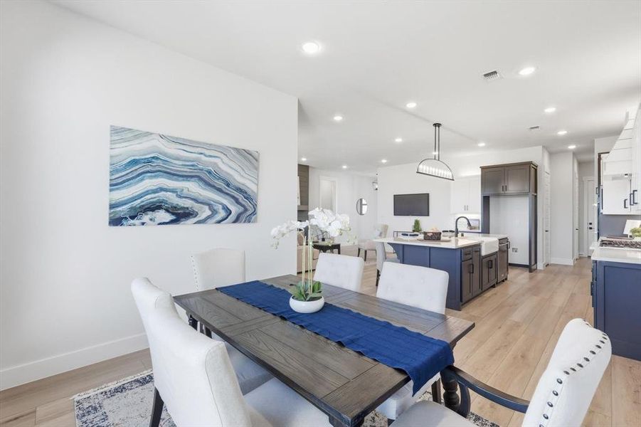 Breakfast nook with recessed lighting