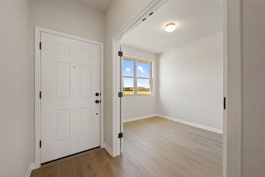 Spacious, unfurnished interior of a new home in Rolling Glen, Hutto (Image 19). Spacious, unfurnished interior of a new home in Rolling Glen, Hutto (Image 19).