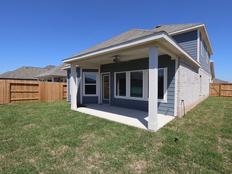 Exterior details and patio area of a home in Miller's Pond, Rosenberg (Image 22).