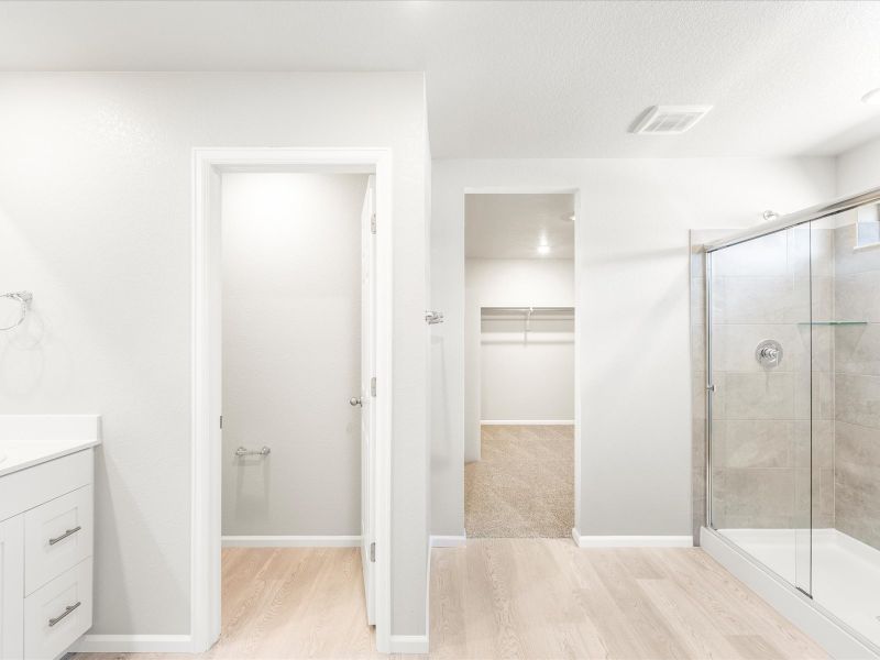 Primary bathroom in the Wateron floorplan at a Meritage Homes community in Brighton, CO.