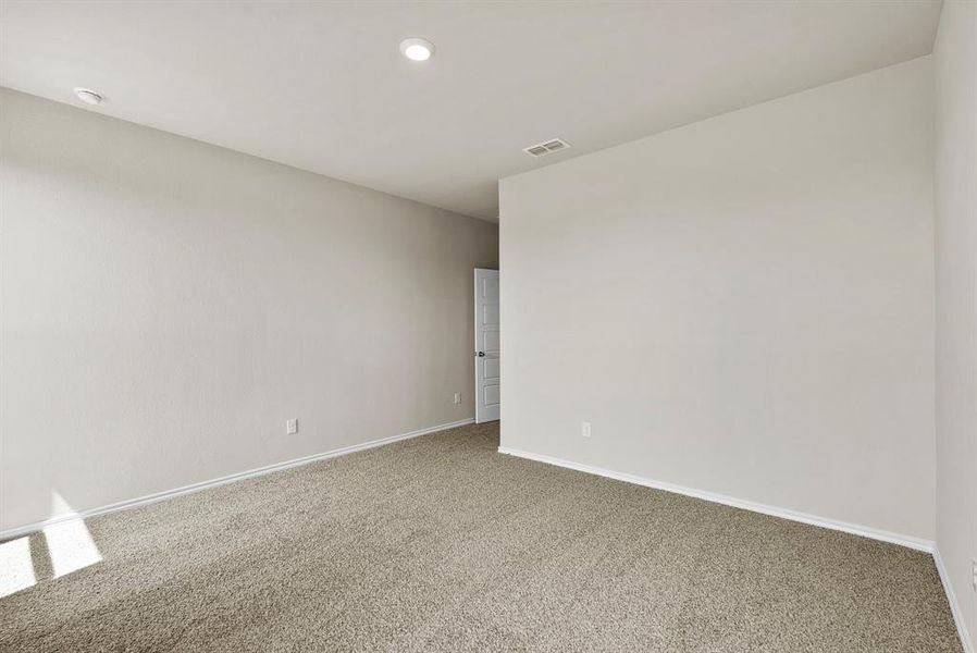 Spacious, unfurnished interior of a new home in Terra Trace, Fort Worth (Image 20).