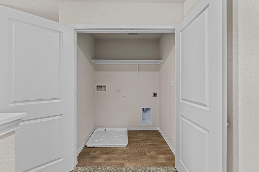 Spacious, unfurnished interior of a new home in Bollinger, Maxwell (Image 16).