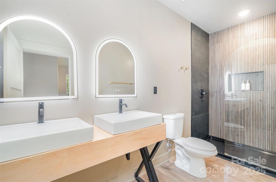 Primary Ensuite Bathroom Primary Ensuite Bathroom