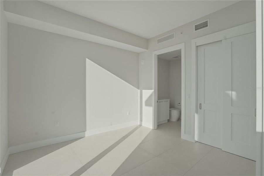 Spacious, unfurnished interior of a new home in , St. Petersburg (Image 17). Spacious, unfurnished interior of a new home in , St. Petersburg (Image 17).
