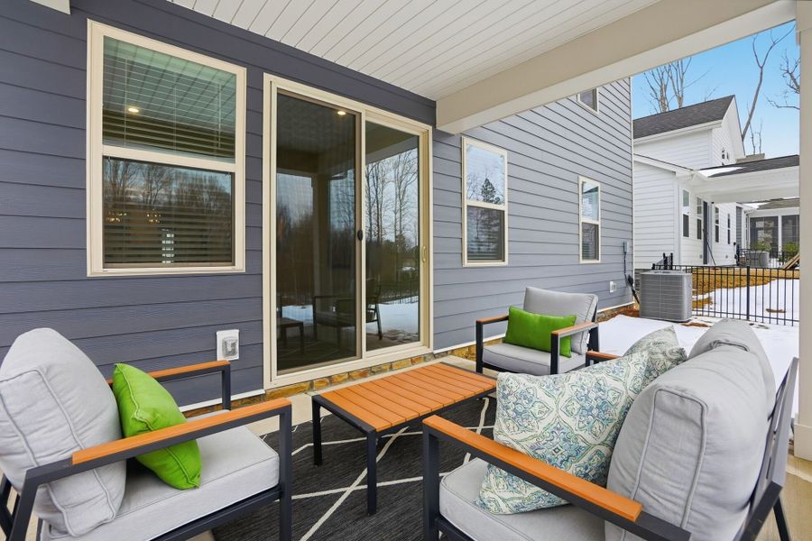 Exterior details and patio area of a home in Roseshire Chase, Huntersville (Image 3).