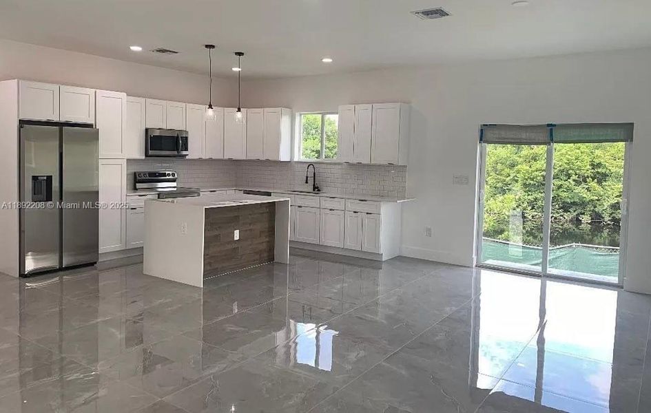 Image 13 of a home in . Image 13 of a home in .