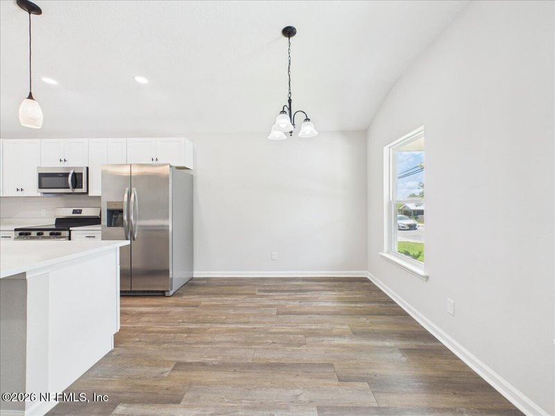 Spacious, unfurnished interior of a new home in , Palatka (Image 12).