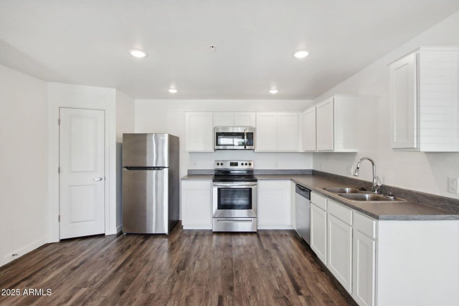 12945 W Greenway Rd h108-008 12945 W Greenway Rd h108-008