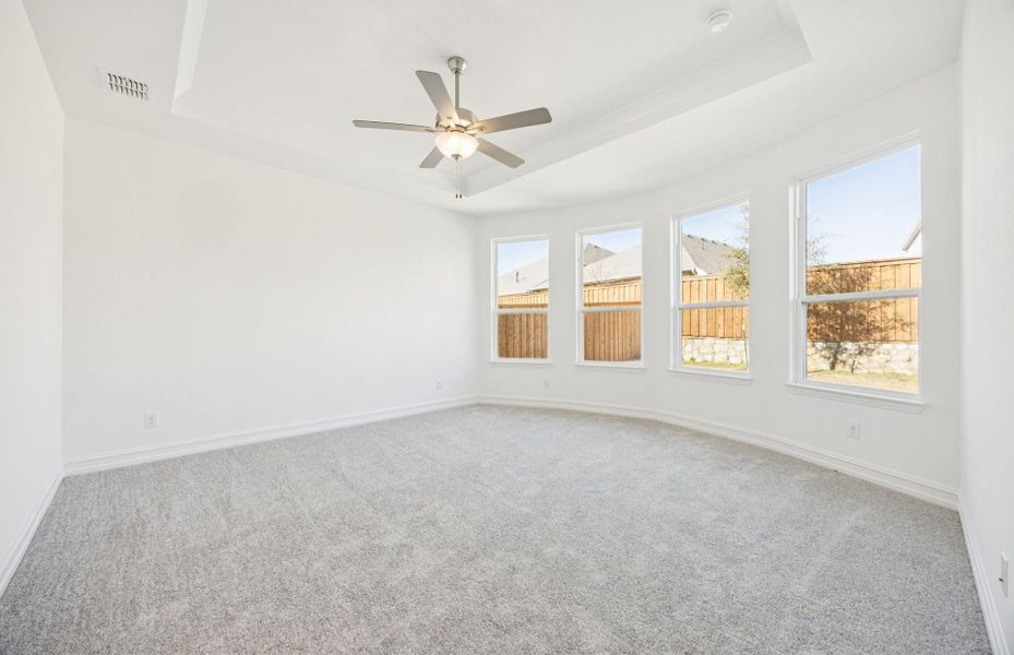 Spacious, unfurnished interior of a new home in Spiritas Ranch, Little Elm (Image 20).