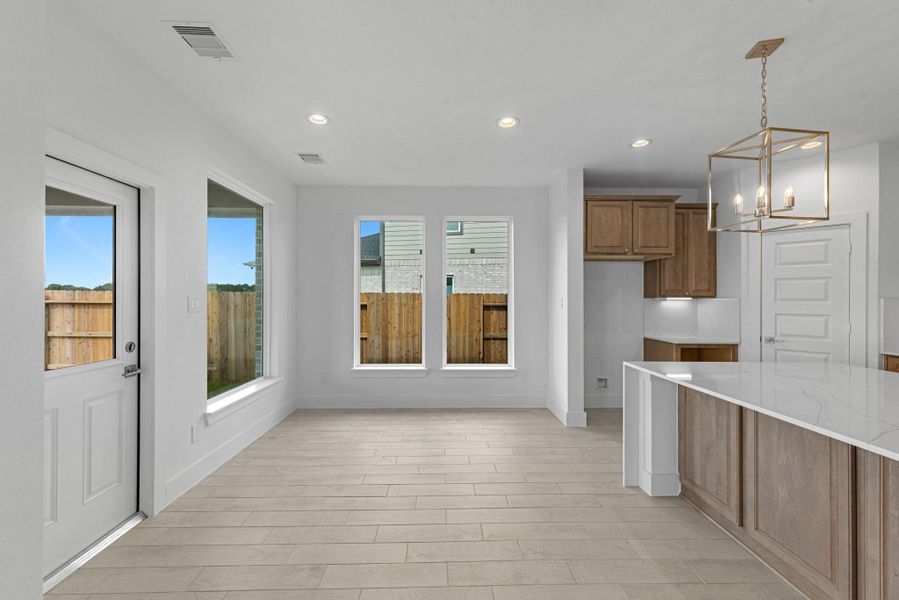 Furnished interior view inside a new home in Briarwood Crossing, Rosenberg (Image 6).