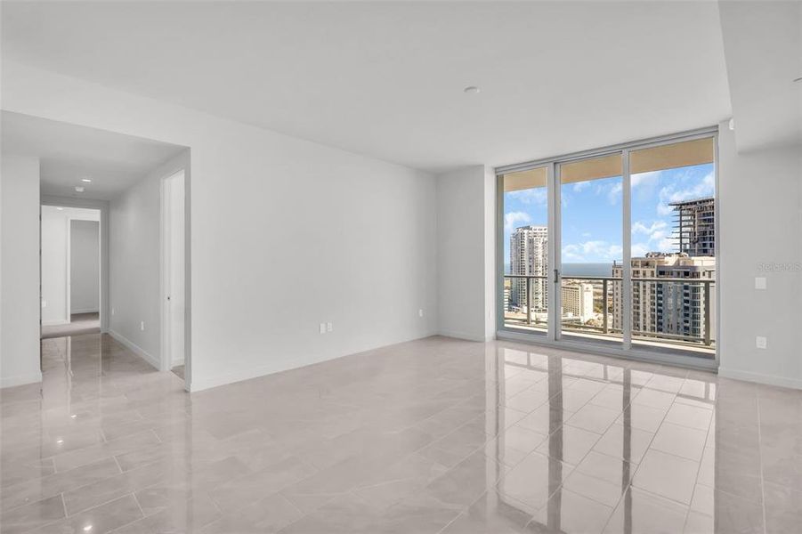 Spacious, unfurnished interior of a new home in , St. Petersburg (Image 54).