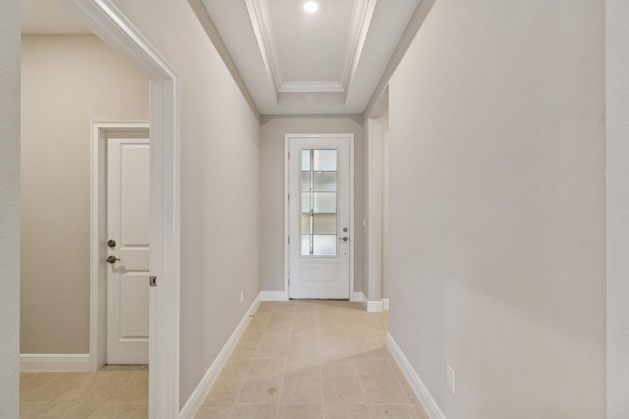 Spacious, unfurnished interior of a new home in Southern Hills Plantation, Brooksville (Image 22).