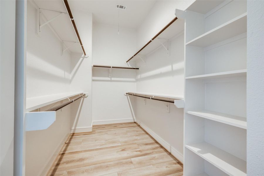 Image 27 of a home in Highland Gardens.