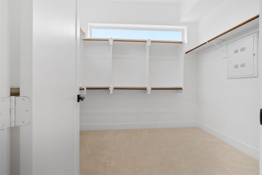 Spacious, unfurnished interior of a new home in , Houston (Image 19).